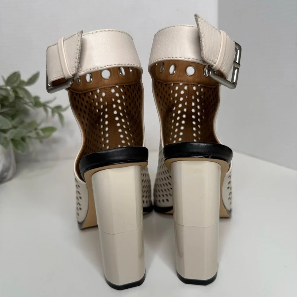 Calvin Klein Kalua Womens Ivory Peep Toe Block Heel Sandals Size 7.5 Streetwear